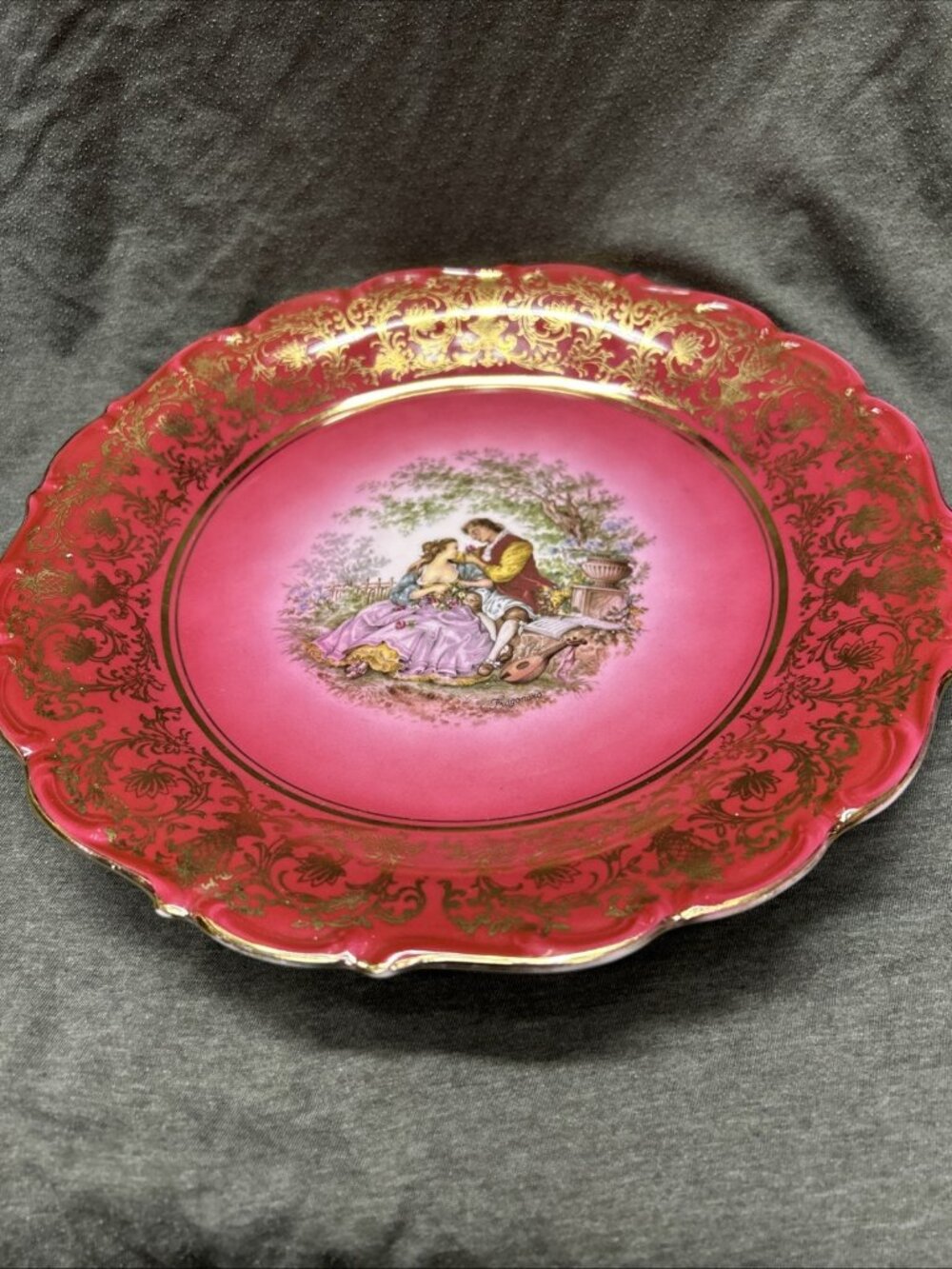 Vintage Bavaria Schumann Arzberg Germany Red/Pink Lovers Plate